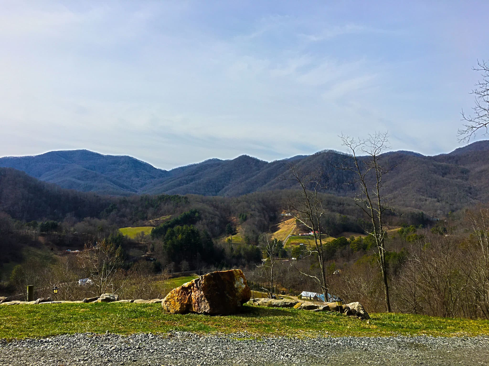 Stunning view of mountains around Wildberry Lodge